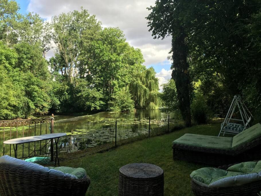 Villa Magnifique Moulin proche Chablis, jacuzzi et rivière à Annay-sur-Serein Extérieur photo