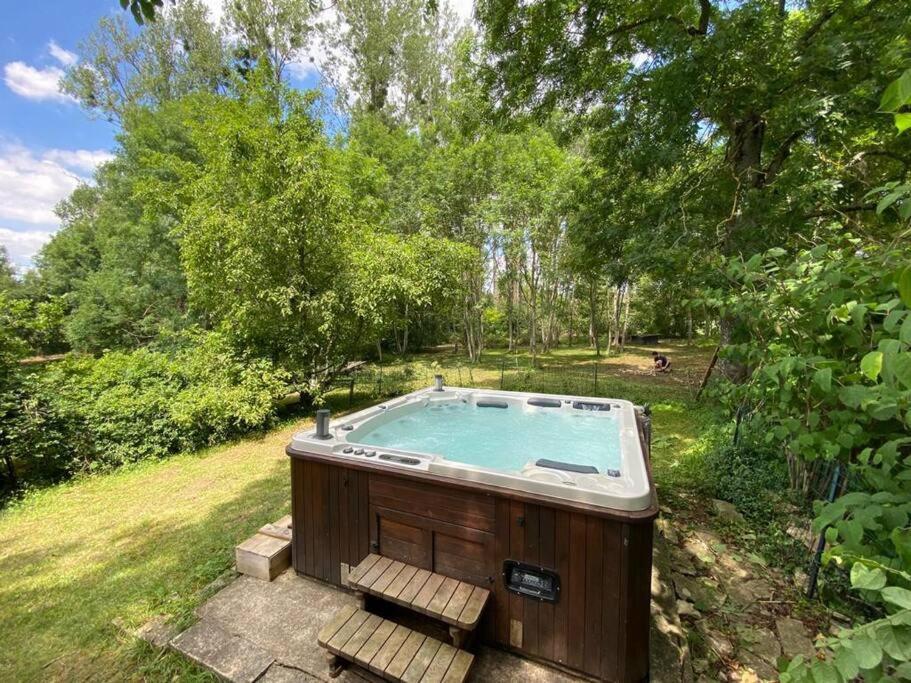 Villa Magnifique Moulin proche Chablis, jacuzzi et rivière à Annay-sur-Serein Extérieur photo