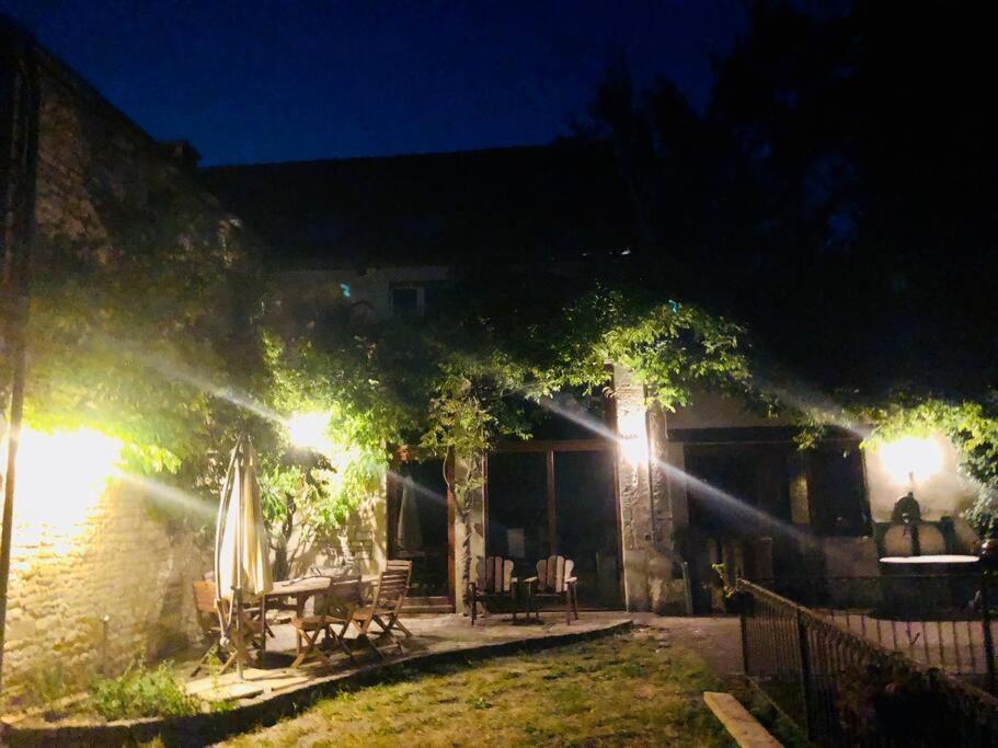 Villa Magnifique Moulin proche Chablis, jacuzzi et rivière à Annay-sur-Serein Extérieur photo