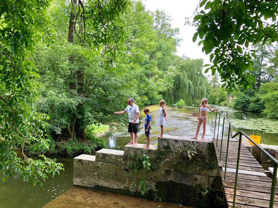 Villa Magnifique Moulin proche Chablis, jacuzzi et rivière à Annay-sur-Serein Extérieur photo