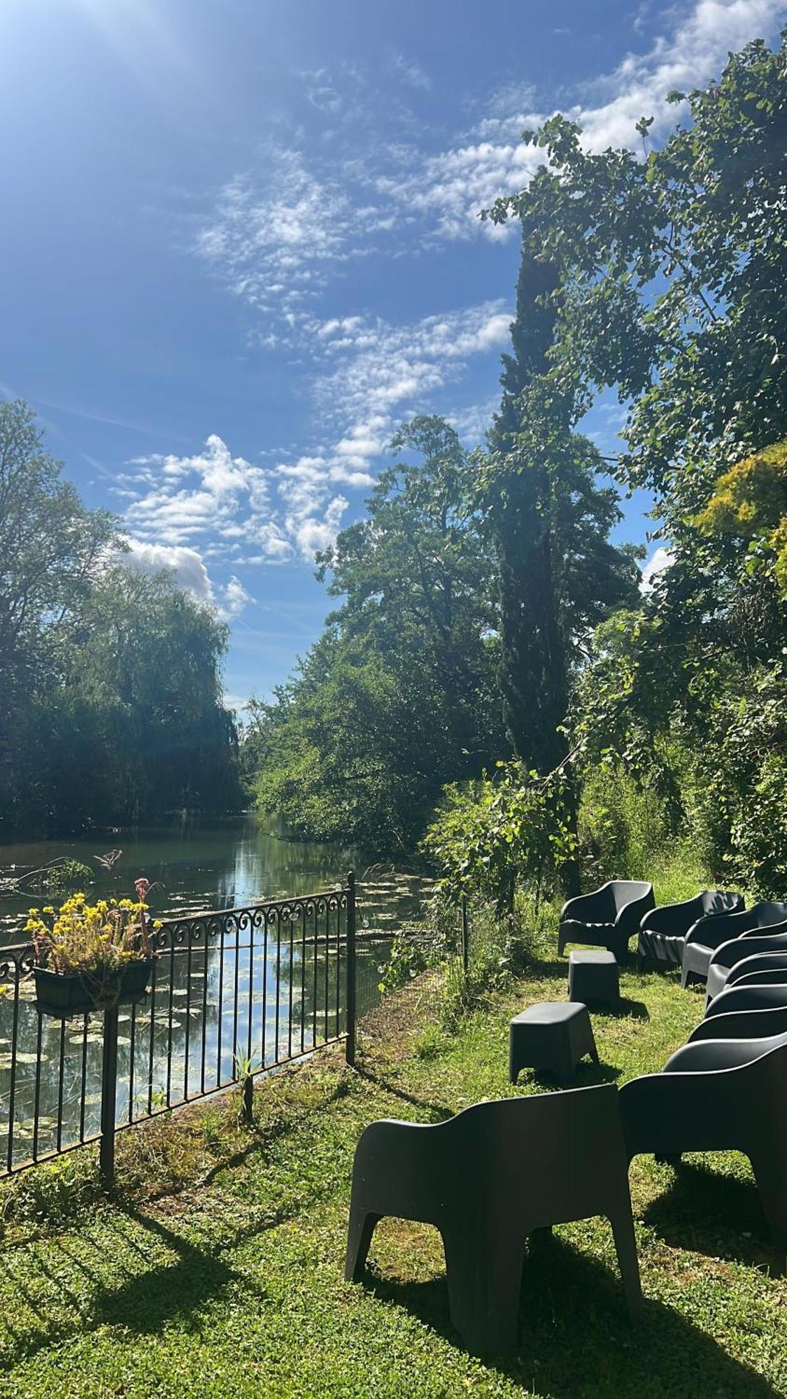 Villa Magnifique Moulin proche Chablis, jacuzzi et rivière à Annay-sur-Serein Extérieur photo